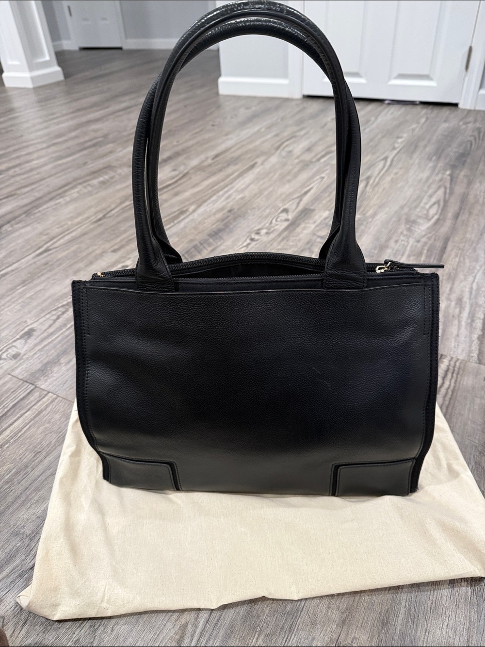 Tory Burch Ella Black Leather Tote Bag - Picture 4 of 16